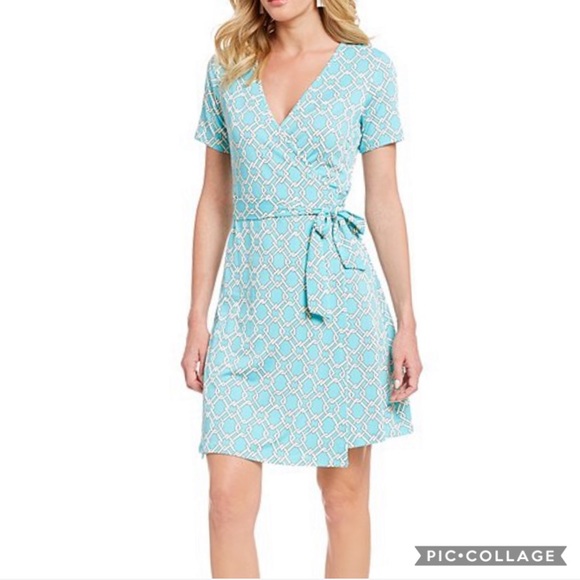 JB by Julie Brown Dresses & Skirts - JB Julie Brown Marlina Geometric Print Wrap Dress